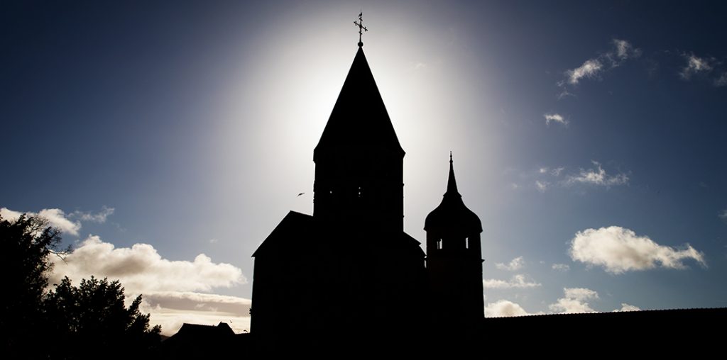 abbaye cluny contre jour